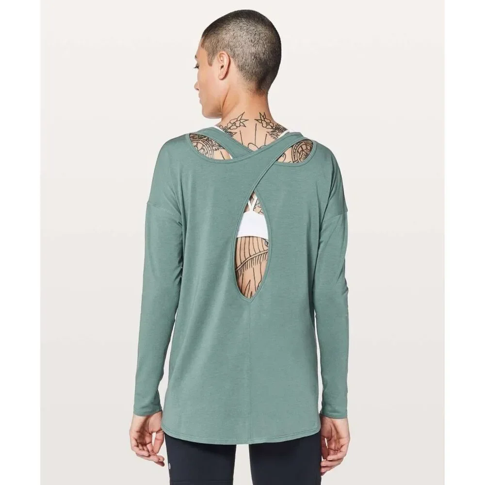 Lululemon Back Into It Long Sleeve Top Size 2 Green EUC